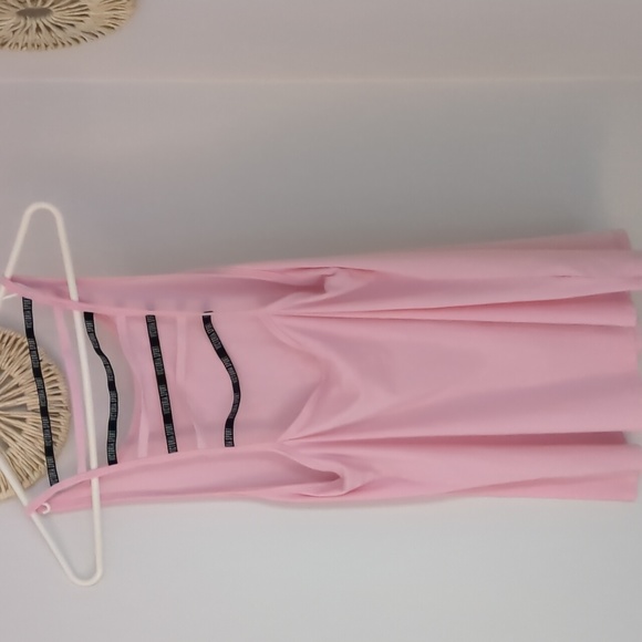 Victoria's secret workout tank - Picture 2 of 3